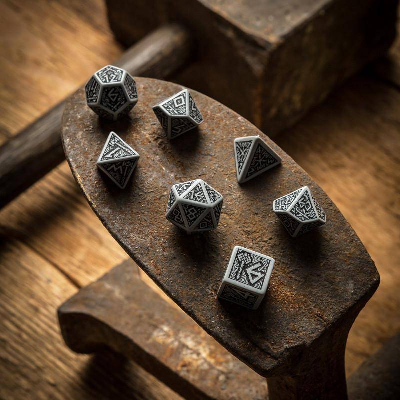 Dwarven Dice Gray/Black (7)
