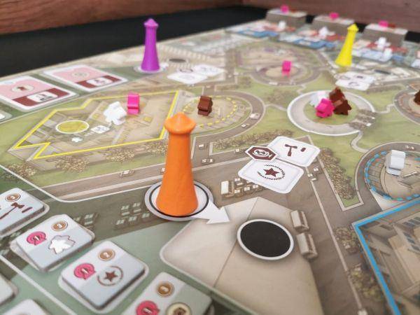 The Gallerist Deluxe DE